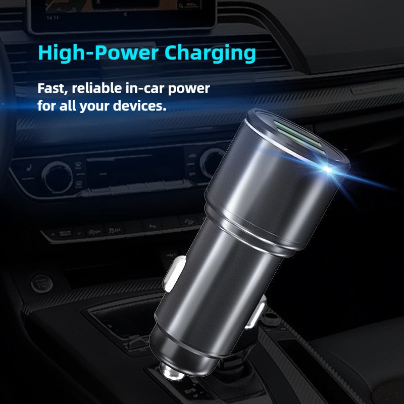 Car charger插入汽车点烟器插槽,背景为车内环境