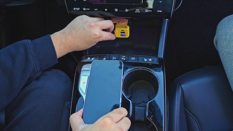 4-in-1 Retractable Car Charger Demo Video